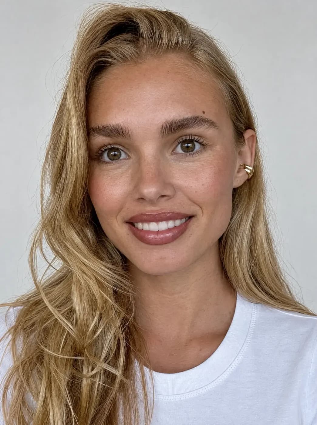Clean portrait, smiling